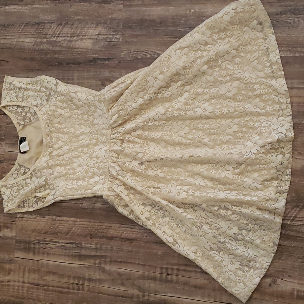 Beautiful tan lac mini dress